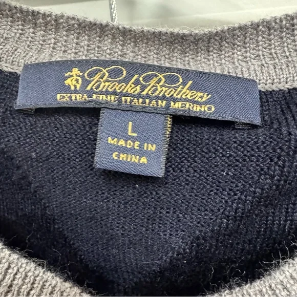 Brooks Brothers Dark Blue Cardigan with Grey Trim -Sz L - Picture 7 of 8
